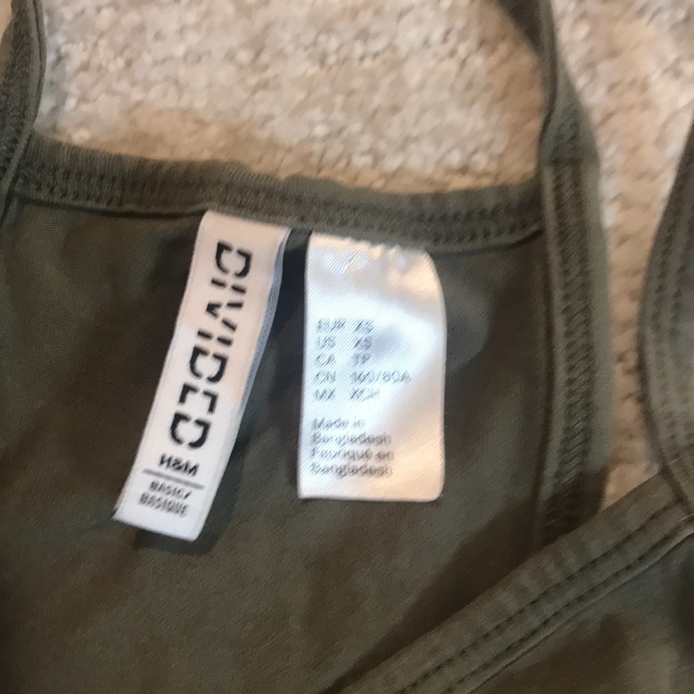 Crop top - Picture 3 of 3